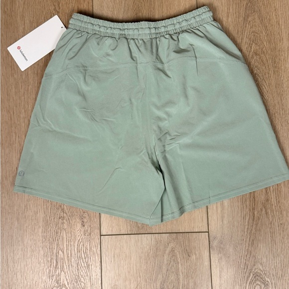 NWT Lululemon Pace Rival High-Rise 5” Shorts Size 4 Fog Green - Picture 5 of 7